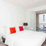Martinez Area: Modern 3 Bedrooms W/ Terrace Cannes