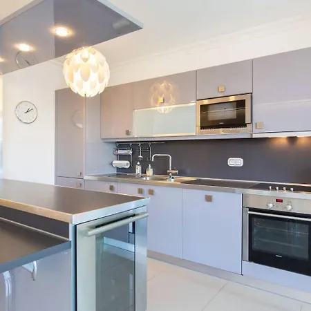 公寓 Martinez Area: Modern 3 Bedrooms W/ Terrace