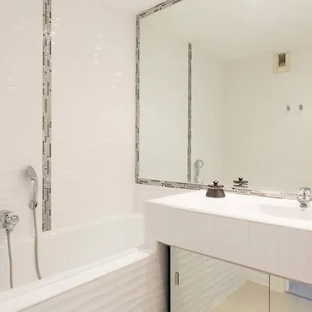 公寓 Martinez Area: Modern 3 Bedrooms W/ Terrace 戛纳