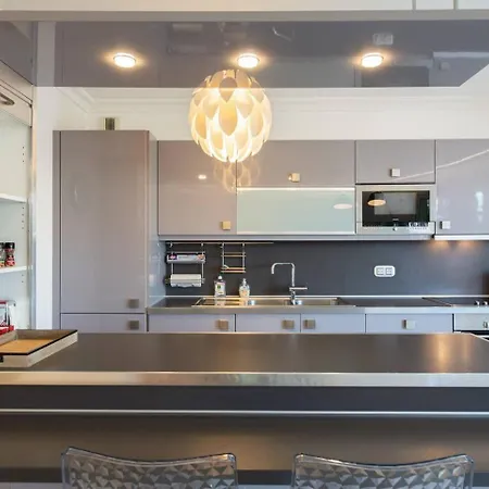 Apartment Martinez Area: Modern 3 Bedrooms W/ Terrace *