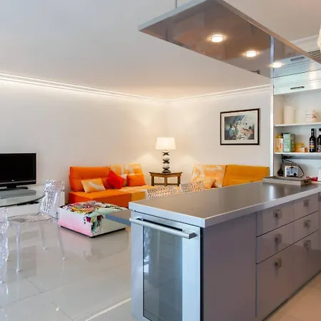Apartment Martinez Area: Modern 3 Bedrooms W/ Terrace Cannes